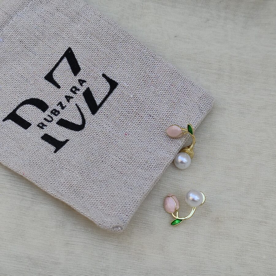 tulip stud earrings